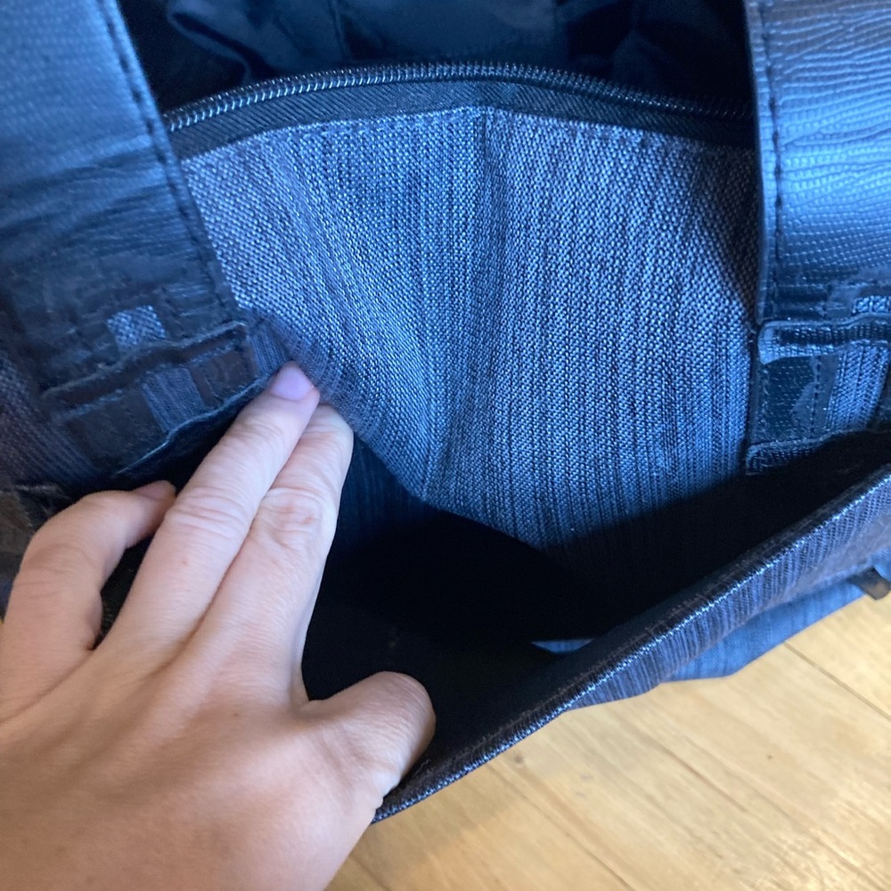 Rume Gray Tote Bag - Picture 2 of 6